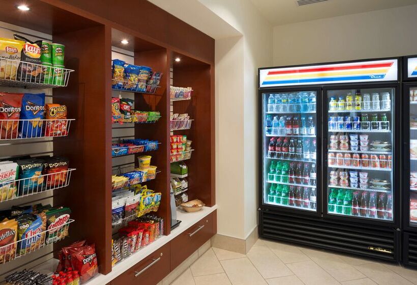 בית מלון כפרי Hilton Garden Inn Alexandria Old Town National Harbor