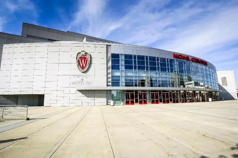 فندق Holiday Inn Express And Suites Madison Central, An Ihg