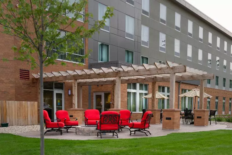 فندق Holiday Inn Express And Suites Madison Central, An Ihg