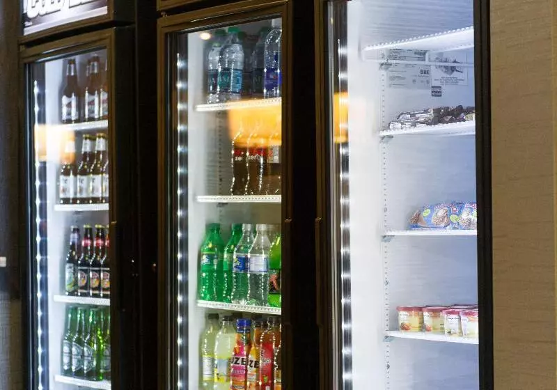 فندق Holiday Inn Express And Suites Madison Central, An Ihg