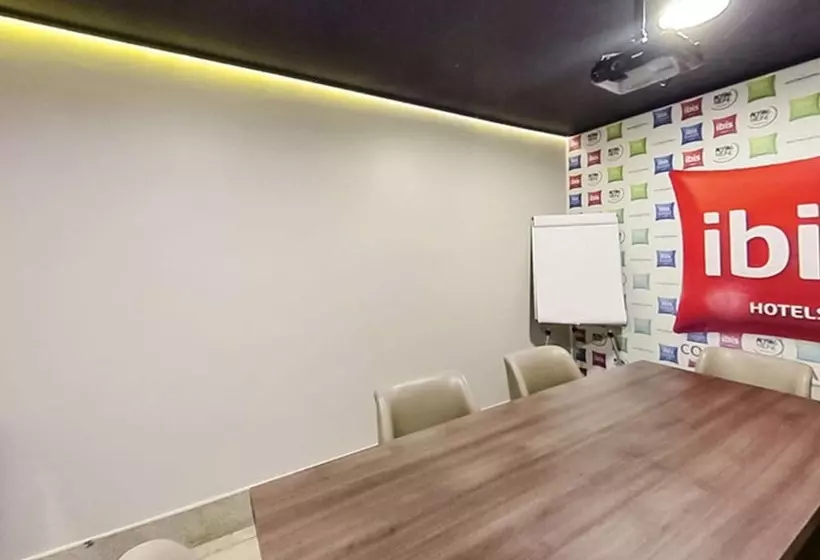 ホテル Ibis Copacabana Posto 2