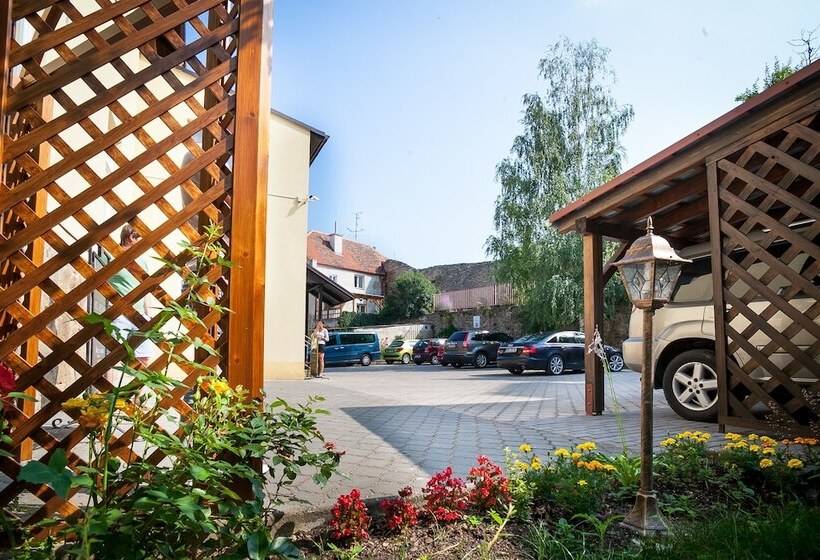 בית מלון כפרי Katerina