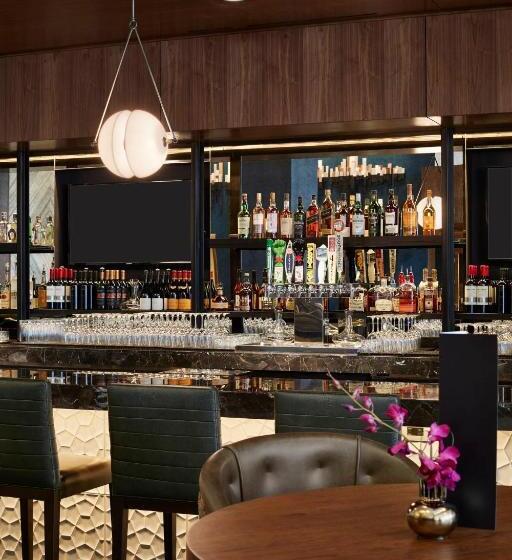 Отель Loews Chicago