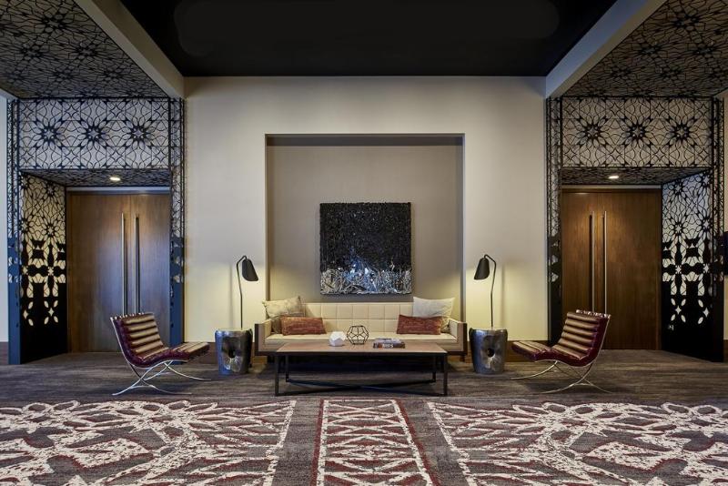 Отель Loews Chicago