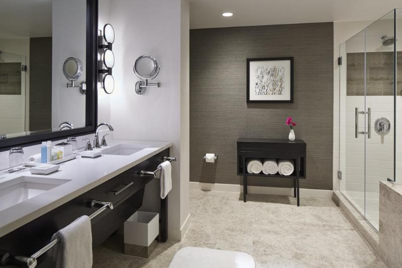 Отель Loews Chicago