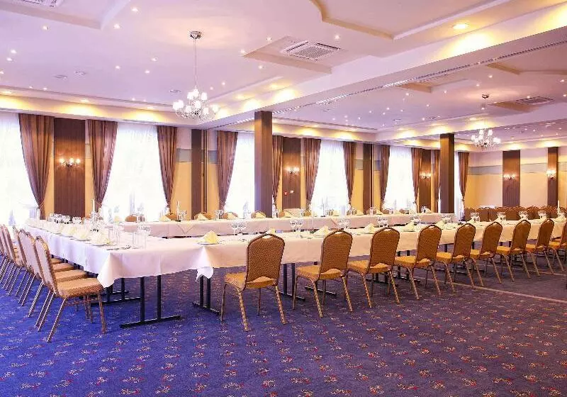 Отель Mercure Racławice Dosłońce Conference&spa