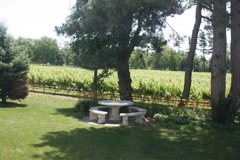 Hotel Riverbend Inn & Vineyard