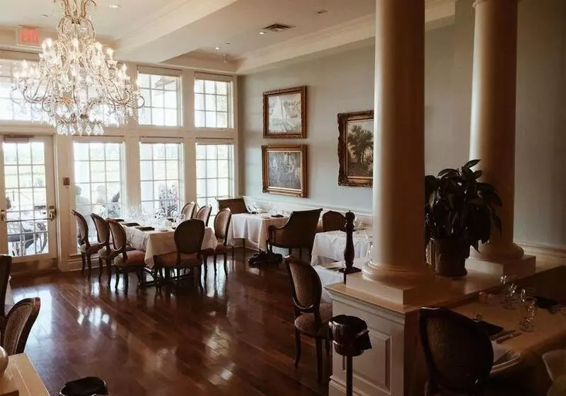 Hotel Riverbend Inn & Vineyard