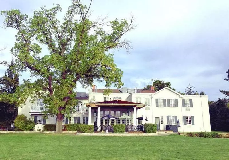 Hotel Riverbend Inn & Vineyard