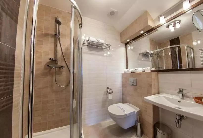 בית מלון כפרי Skarbek