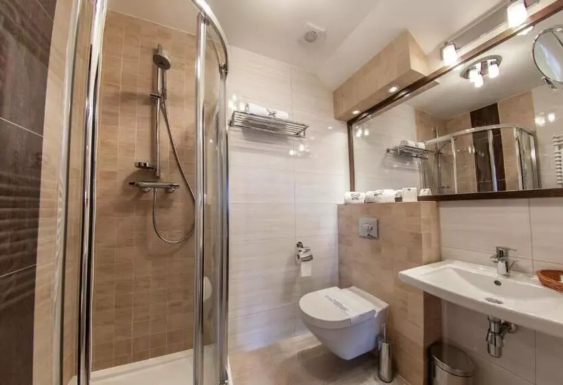 בית מלון כפרי Skarbek