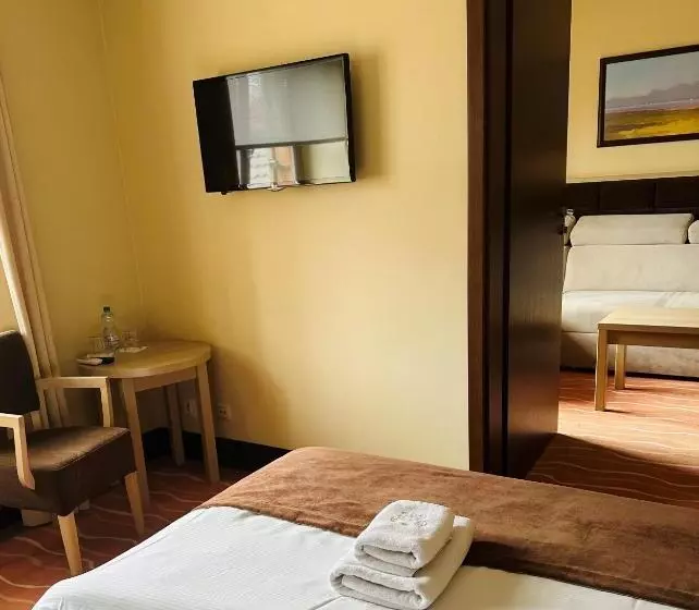 בית מלון כפרי Skarbek