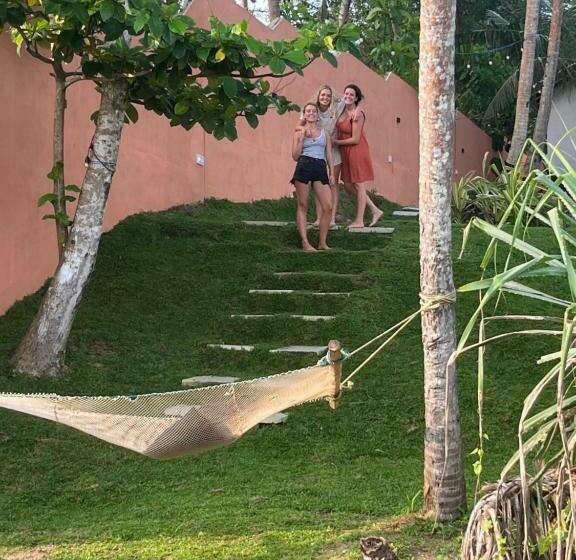 Barefoot Backpackers Hostel