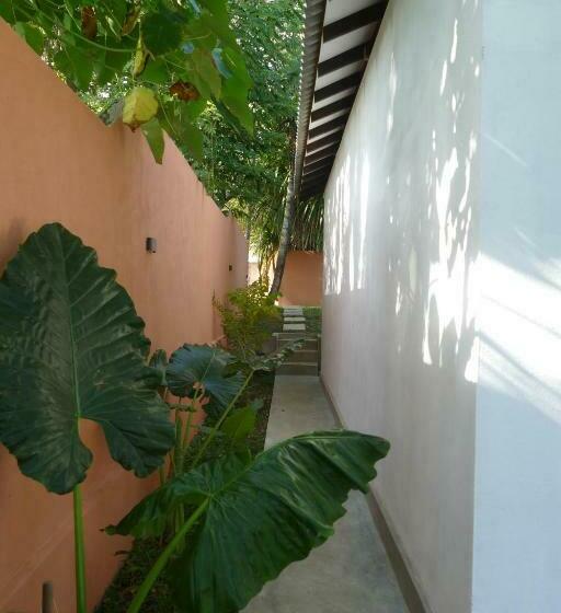 Barefoot Backpackers Hostel