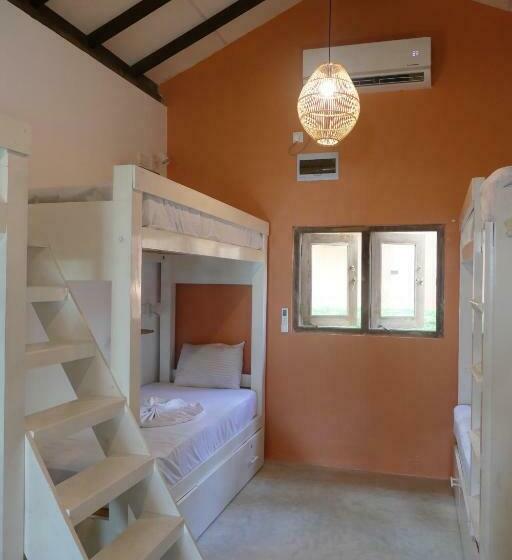 Barefoot Backpackers Hostel