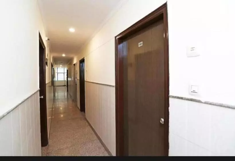 Collection O Hotel The Royal Tej Palace