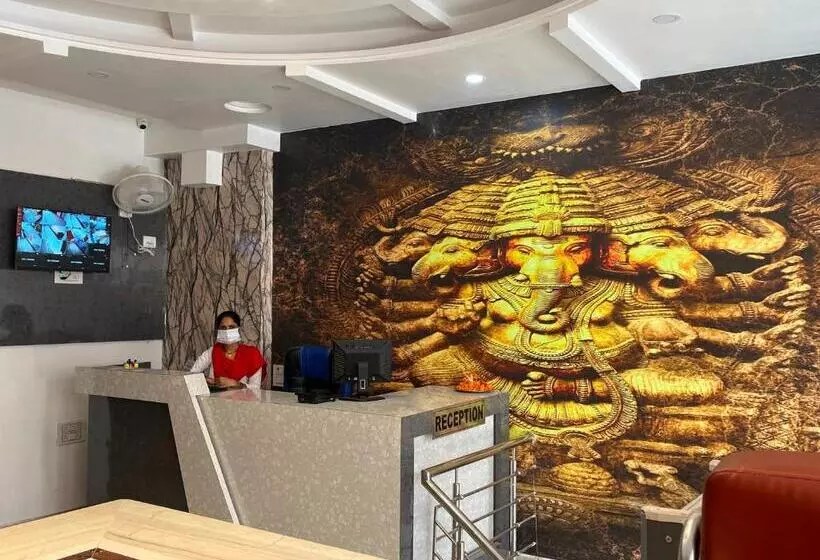 Collection O Hotel The Royal Tej Palace