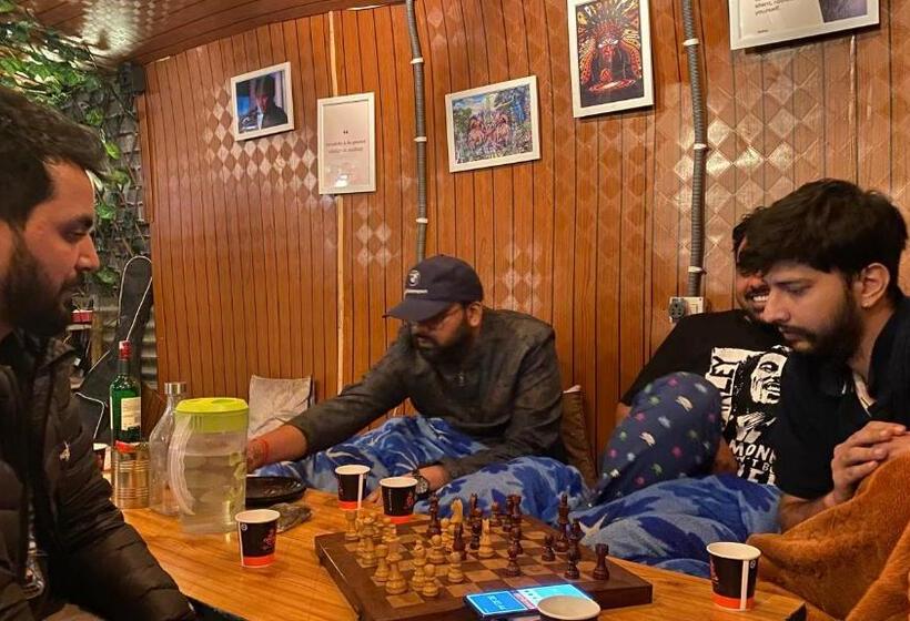 הוסטל Chakras   A Boutique Stay