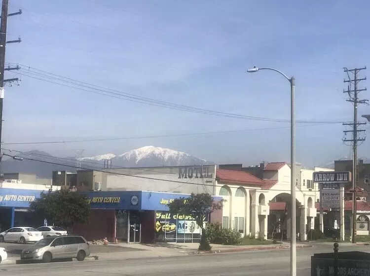 Motelli Howard Johnson By Wyndham Azusa