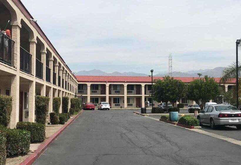 モーテル Howard Johnson By Wyndham Azusa