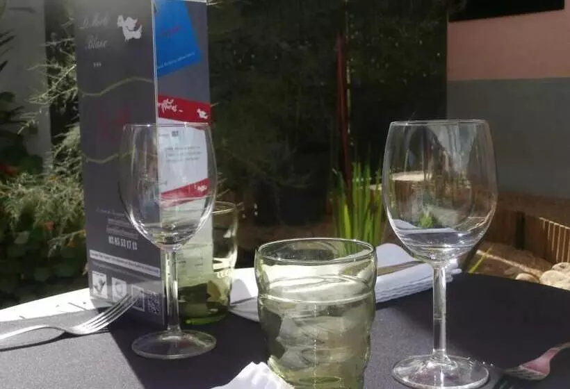 Hotelli Le Merle Blanc