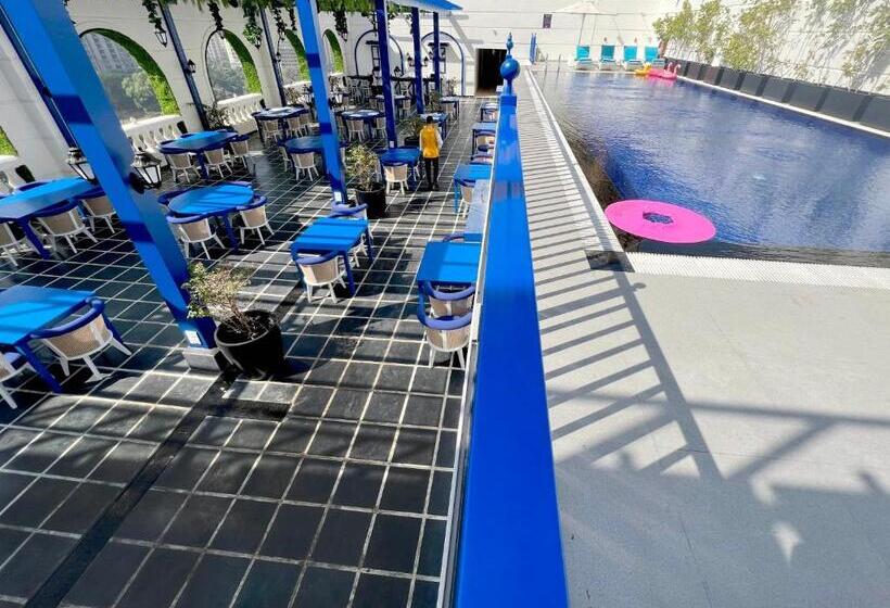 Отель Planet Hollywood Thane