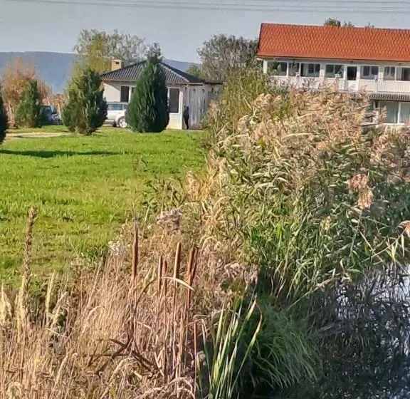 La Izvoare Pensiune Păstrăvărie