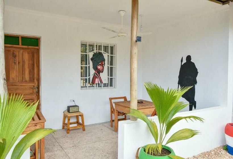 הוסטל Vinney S Lodge