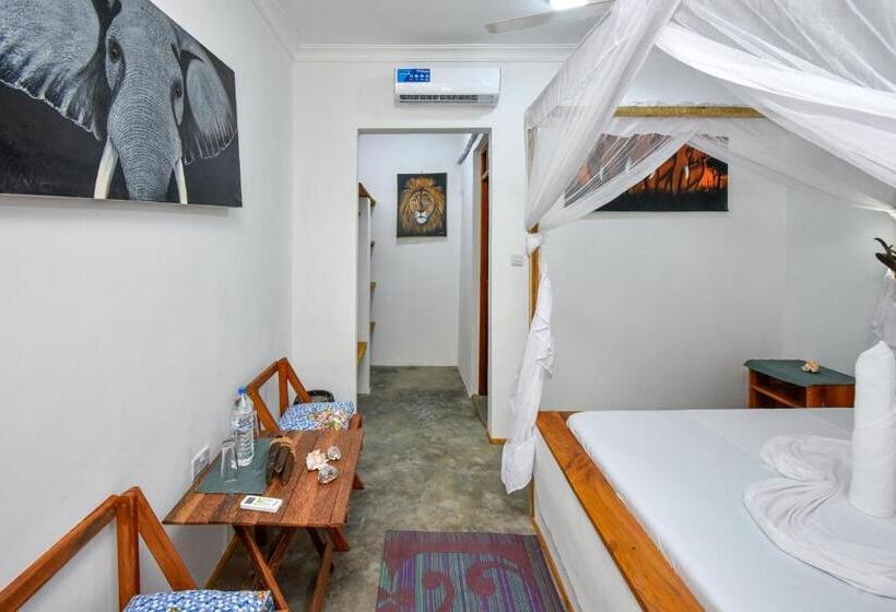 הוסטל Vinney S Lodge