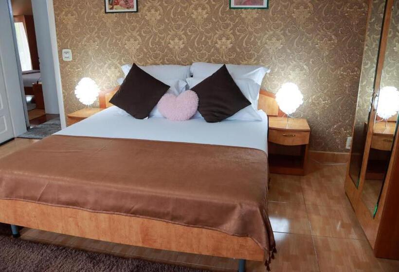 בית מלון כפרי Casa Italia