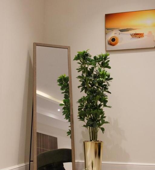 فندق النزيل الذهبي   Golden Guest