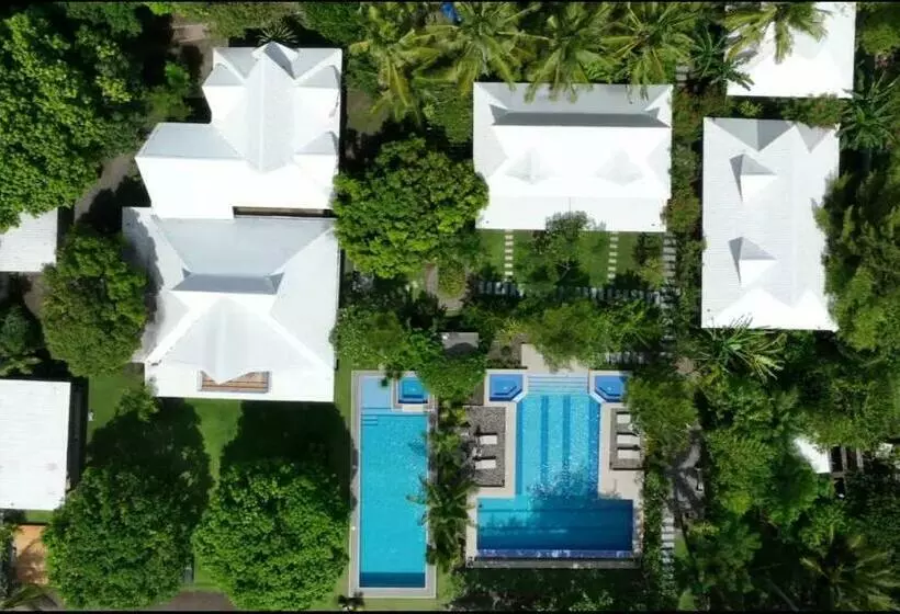 Hotelli Infinity Diving Resort And Residences