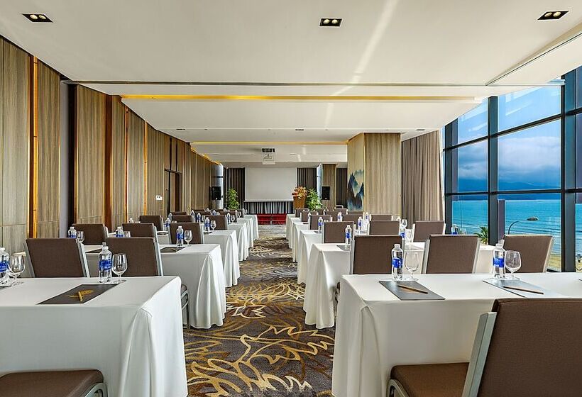Peninsula Hotel Danang