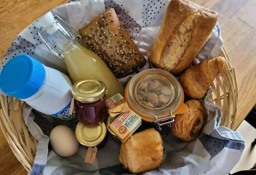 Majatalo Tout Au Bout Du Chemin