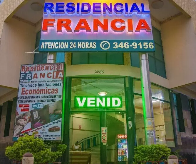 هاستل Residencial Francia
