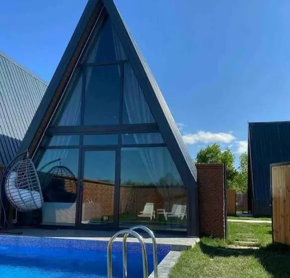 Kapselihotelli Triangle Life Suit