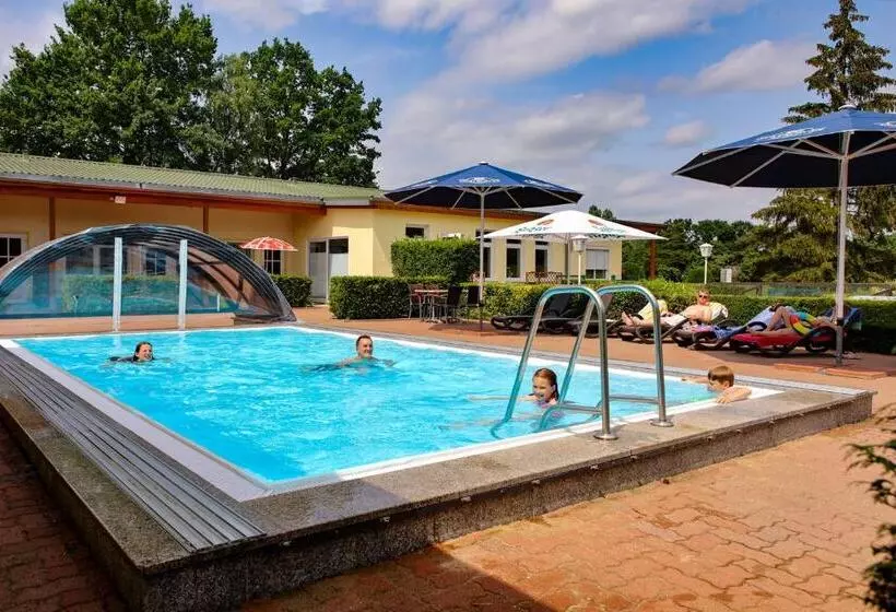 ホテル Ferienanlage   Zum See