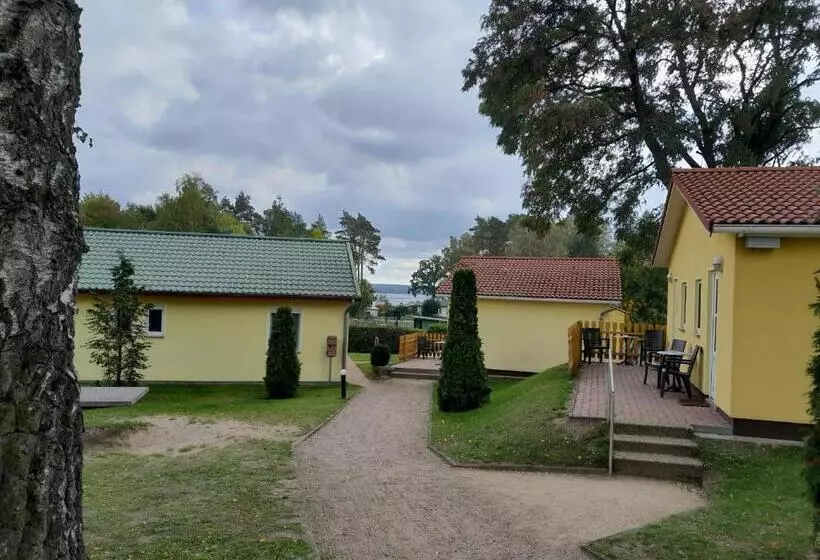 ホテル Ferienanlage   Zum See