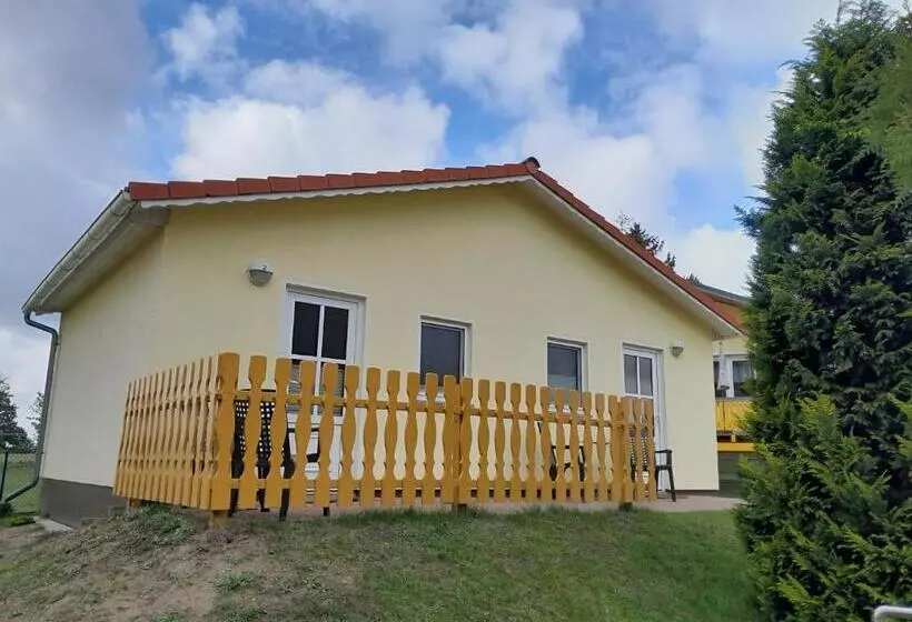 ホテル Ferienanlage   Zum See