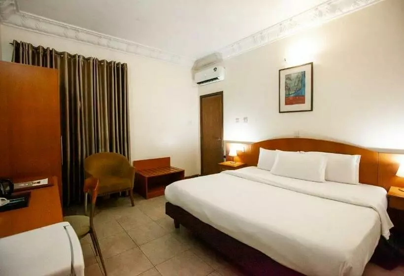 هتل Genesis Place