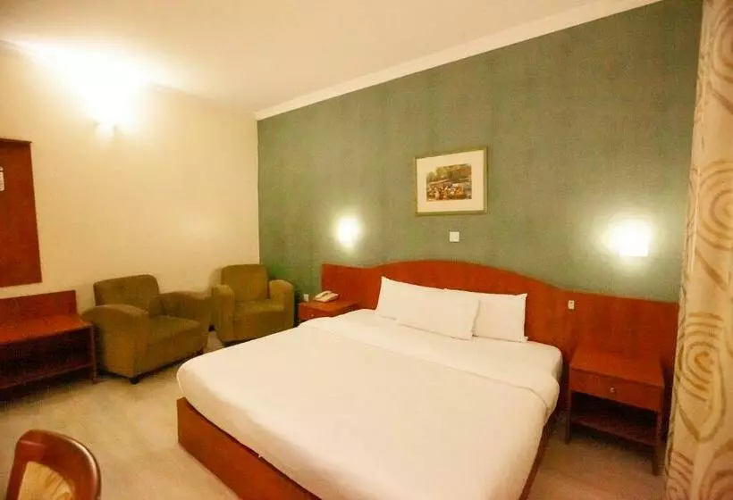 هتل Genesis Place