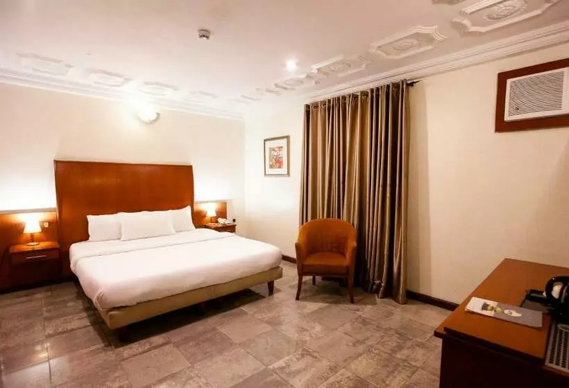 هتل Genesis Place