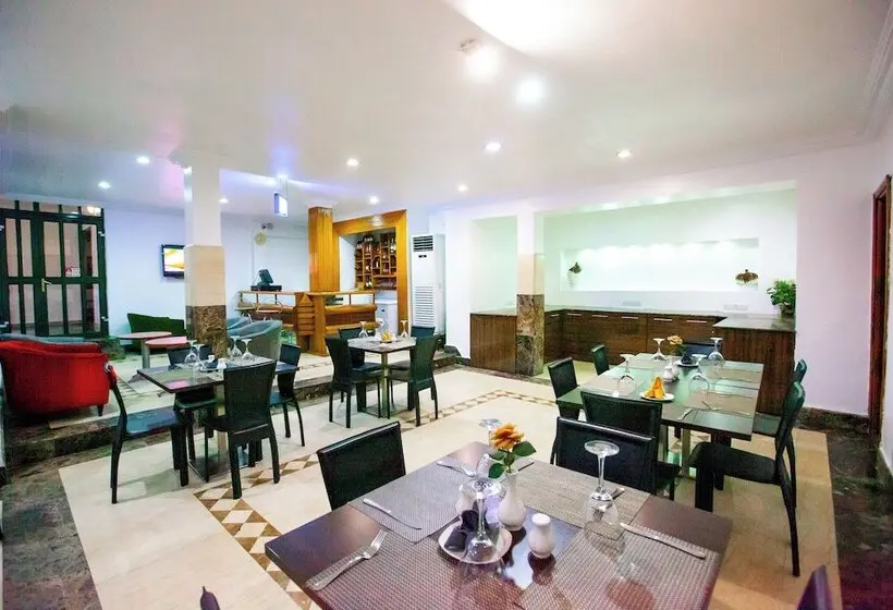 هتل Genesis Place