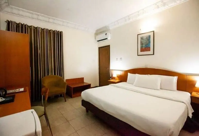هتل Genesis Place