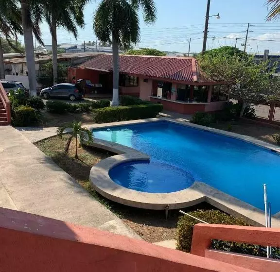 هتل La Roca Del Mar