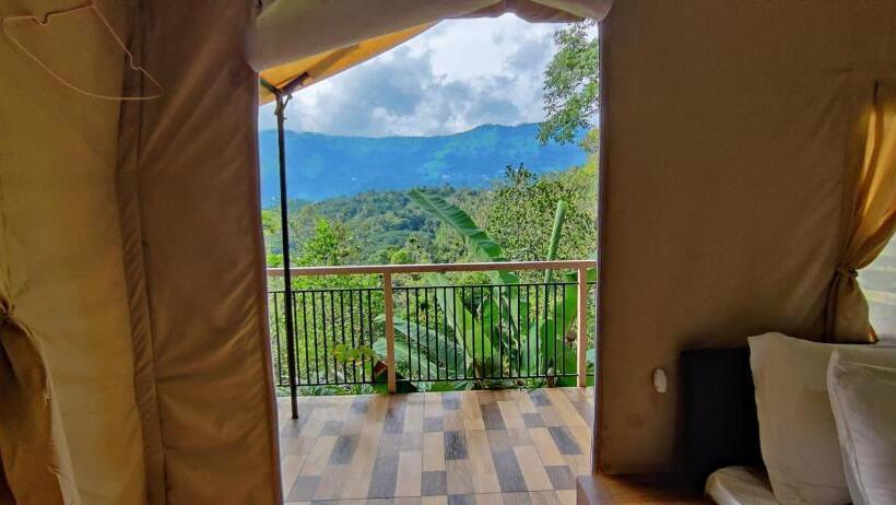 リゾートホテル Chalona Hill View