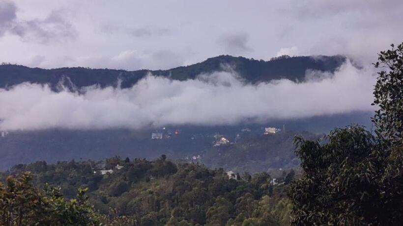 リゾートホテル Chalona Hill View