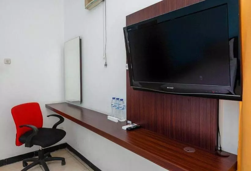 Urbanview Hotel Artama Simpang Lima By Reddoorz