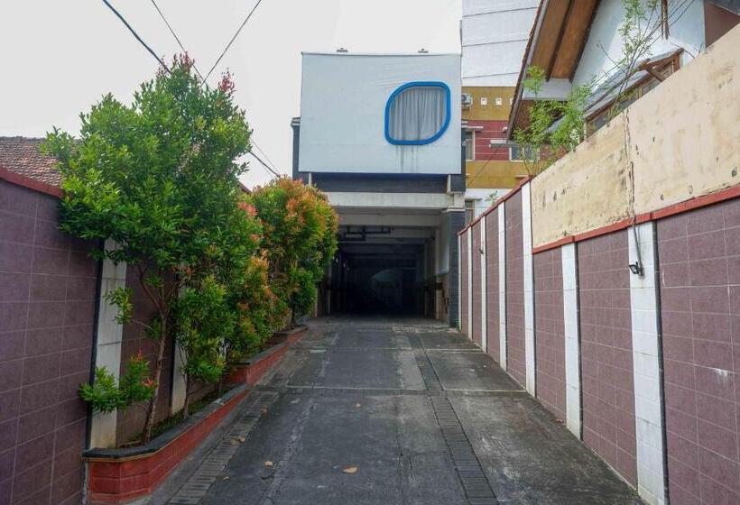 Urbanview Hotel Artama Simpang Lima By Reddoorz