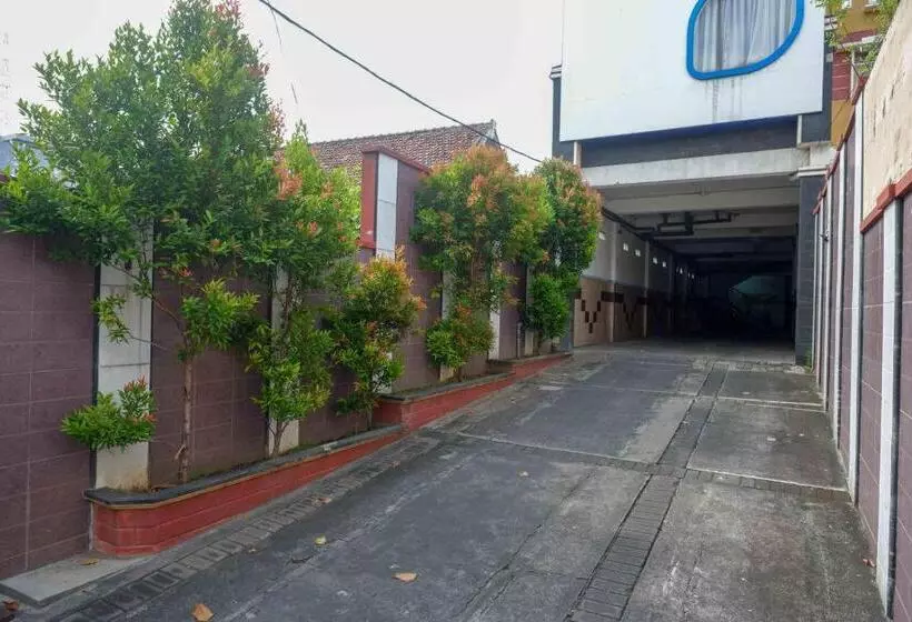 Urbanview Hotel Artama Simpang Lima By Reddoorz